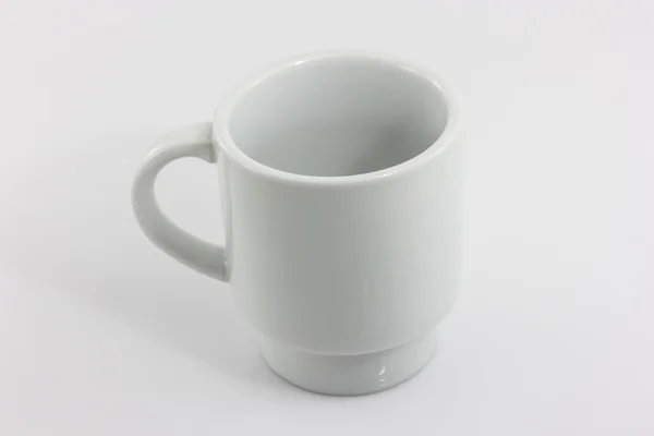 Біла чашка кави з ручкою ізольована — стокове фото
