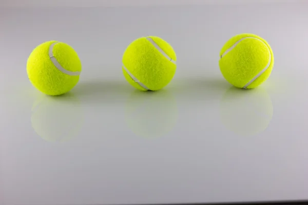 Tennisballen isoleren — Stockfoto