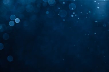 açık arkaplanlı mavi bokeh suyu