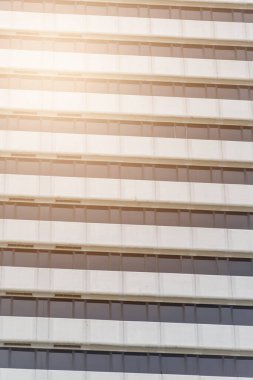 Arkaplan için ofis binasının pencereleri