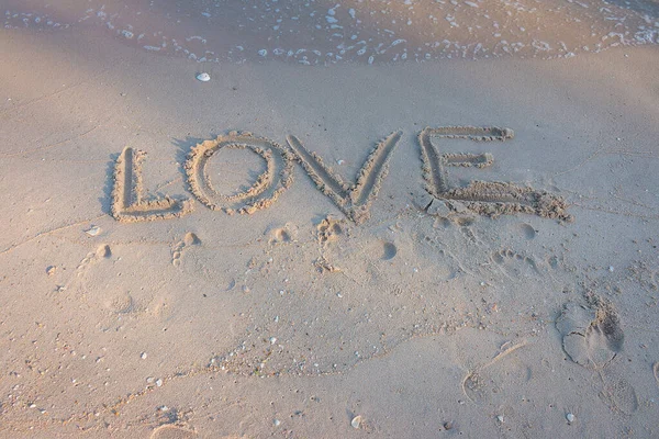 Aşk Mesajı Kum Arka Planında Yazıldı — Stok fotoğraf