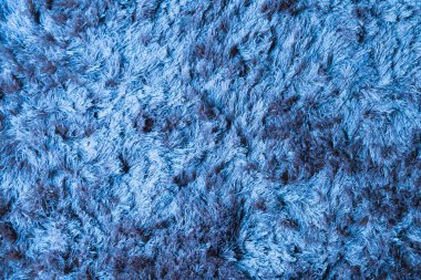 Uzun yığın desenli mavi kumaş halı