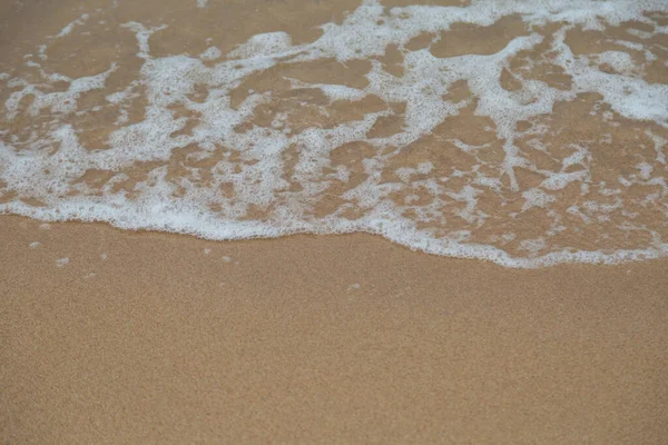 Spiaggia Sabbia Onde Dell Oceano Sfondo — Foto Stock