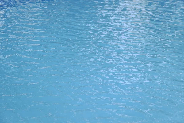 Blauer Swimmingpoolrand Mit Reflexion Der Wasserwellen Hintergrund — Stockfoto