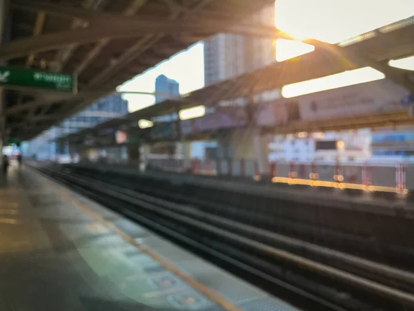 Imagen Borrosa Estación Tren Antes Del Atardecer Skytrain Bts Bangkok —  Fotos de Stock