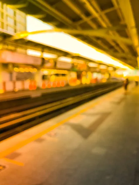 Homályos Kép Vasútállomásról Naplemente Előtt Bts Skytrain Bangkokban Thaiföld — Stock Fotó