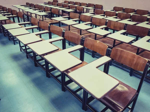 Holzstühle Hintergrund Des Klassenzimmers — Stockfoto