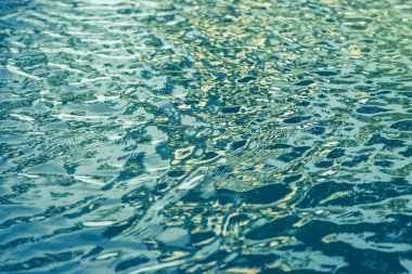 Arkaplan için su dalgası yansıtma kullanımı