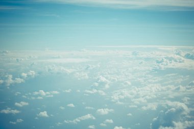 Bulutlu mavi gökyüzü