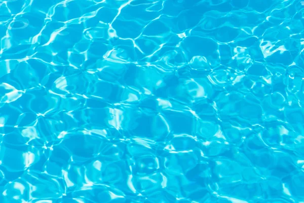 Güneşi Yansıtan Mavi Havuz Suyu — Stok fotoğraf