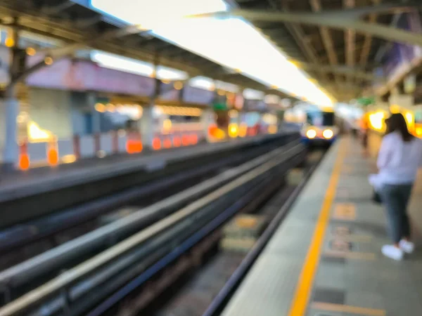 Imagen Borrosa Estación Tren Antes Del Atardecer Skytrain Bts Bangkok —  Fotos de Stock