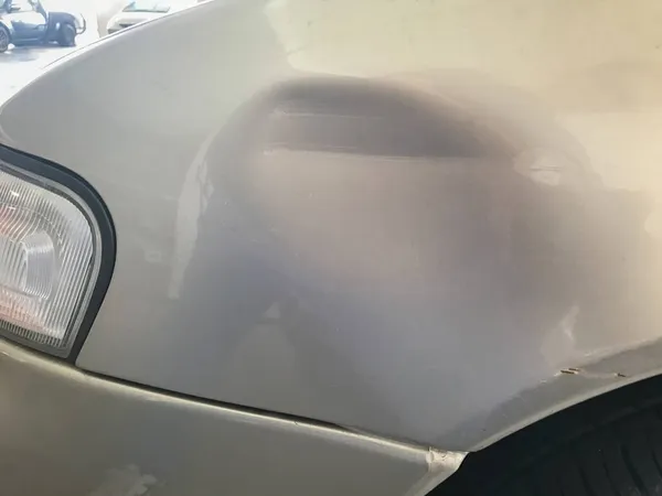 Araba Kazasında Otomobil Arkaplanı Hasar Gördü — Stok fotoğraf