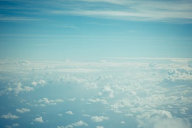 Bulutlu mavi gökyüzü