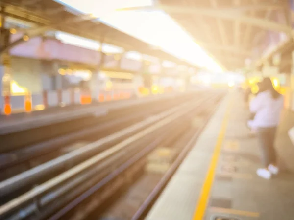 Homályos Kép Vasútállomásról Naplemente Előtt Bts Skytrain Bangkokban Thaiföld — Stock Fotó