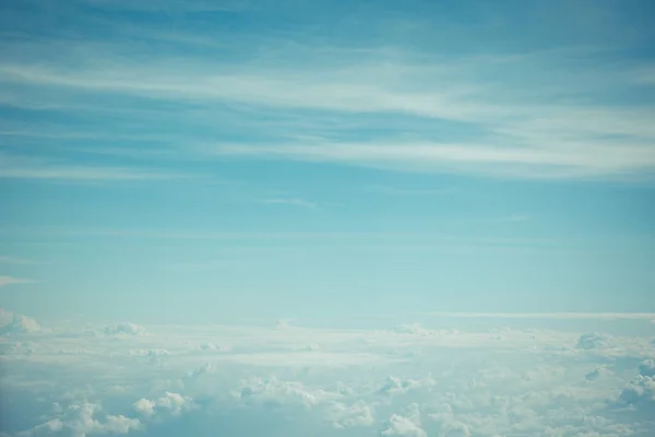 Голубое Небо Фоне Облаков — стоковое фото