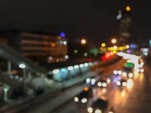 Θολούρα Της Κυκλοφορίας Στην Πόλη Κατά Διάρκεια Της Νύχτας Φόντο — Φωτογραφία Αρχείου