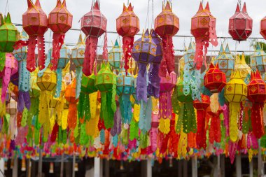 Kuzey Tayland 'da Renkli Yi Peng Feneri, Lanna Feneri