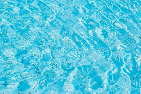 Mavi Yüzme Havuzu Arka Planında Yüzeyi — Stok fotoğraf