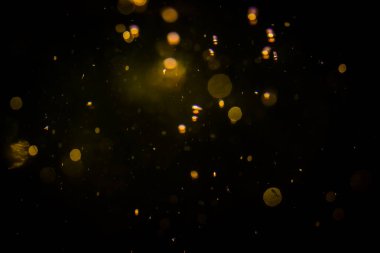 Siyah arka plan üzerinde ışık bokeh bulanıklık