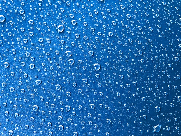 Wassertropfen Auf Blauem Hintergrund — Stockfoto
