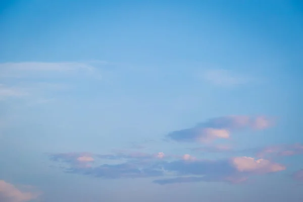 日没前の空と雲背景 — ストック写真