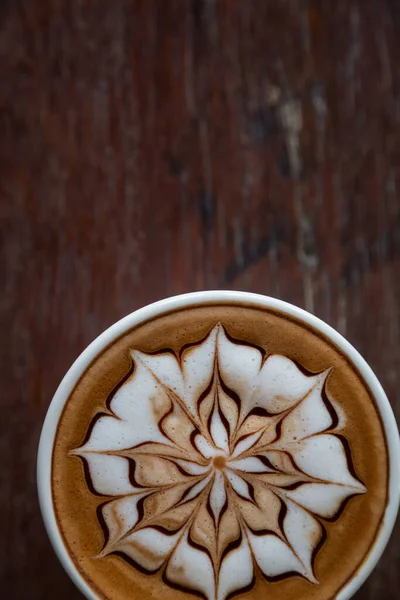 Filiżanka Kawy Latte Art Górze Drewnianym Tle Stołu — Zdjęcie stockowe