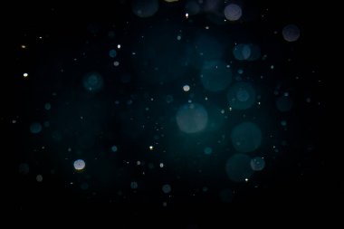 Siyah arka plan üzerinde ışık bokeh bulanıklık