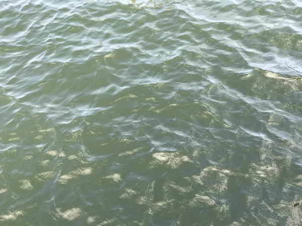水面背景上的反射 — 图库照片