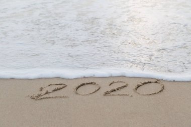 2020 'de kumsalda yeni yıldan önce yazılmış.