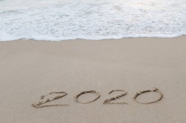 2020 'de kumsalda yeni yıldan önce yazılmış.