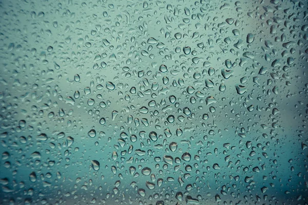 Wassertropfen Auf Dem Schwarzen Fensterglasboden — Stockfoto