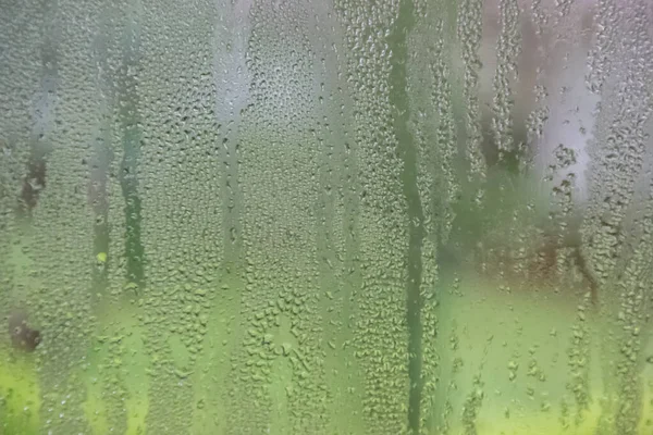 Vattendroppe Fönsterglasets Svarta Botten — Stockfoto