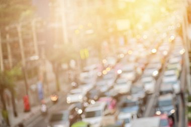 Büyük şehir işletmelerinde trafik sıkışıklığının soyut arkaplan bulanıklığı