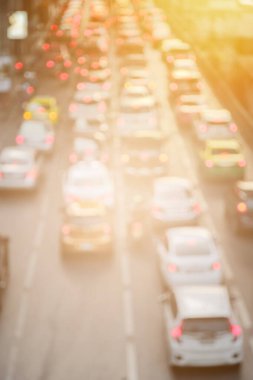 Büyük şehir işletmelerinde trafik sıkışıklığının soyut arkaplan bulanıklığı