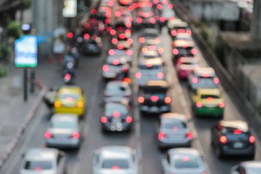 Büyük şehir işletmelerinde trafik sıkışıklığının soyut arkaplan bulanıklığı