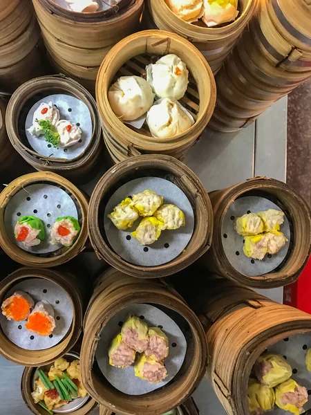 Разнообразие Дим Сам Юмча Питание Бамбуковых Пара Китайской Кухни Фона — стоковое фото
