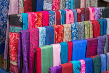 Renkli kumaş satır arkaplanı