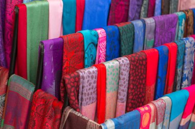 Renkli kumaş satır arkaplanı