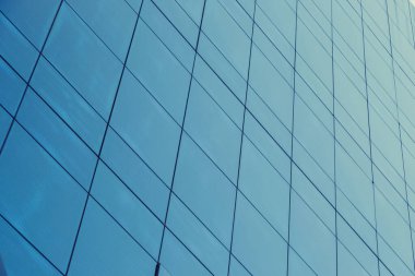 Mavi cam pencere modern ofis için bina enerji tasarrufu