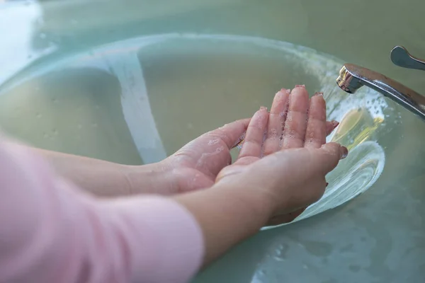 Women Wash Hands Properly Eating Water Tap — Stock Photo, Image