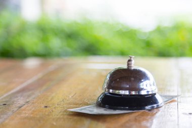 Masada para geçmişi olan bir zil var.