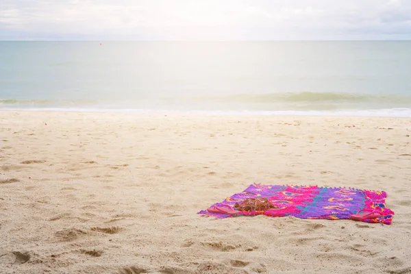 Pano Assento Praia Areia Para Relaxar Com Praia Tropical Fundo — Fotografia de Stock