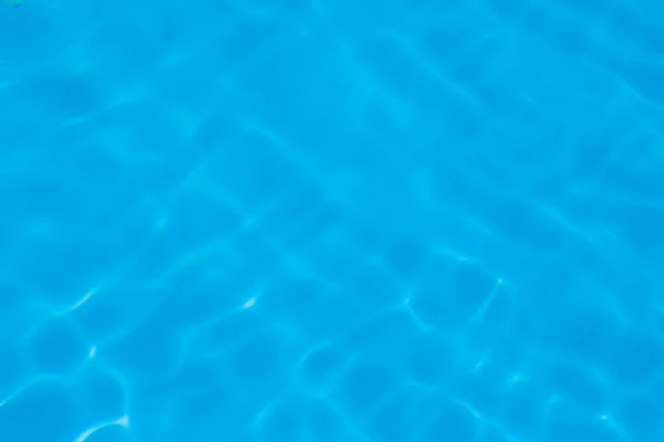 Αντανάκλαση Του Μπλε Νερού Κυματισμός Στο Παρασκήνιο Πισίνα — Φωτογραφία Αρχείου