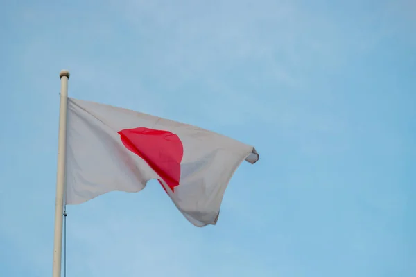 Bendera Nasional Jepang Dengan Latar Belakang Bluesky — Stok Foto