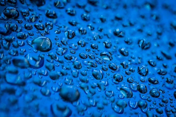 Капли Воды Синем Фоне — стоковое фото