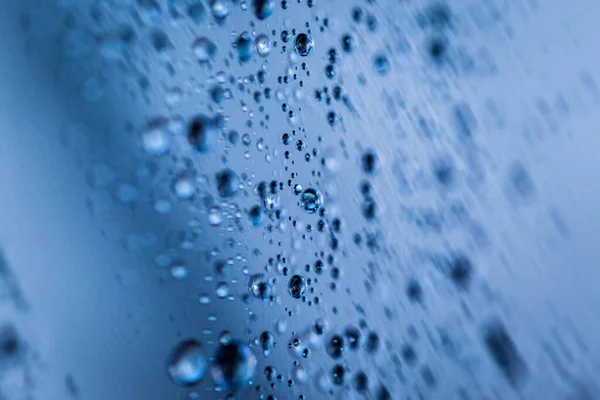 蓝底水滴 — 图库照片