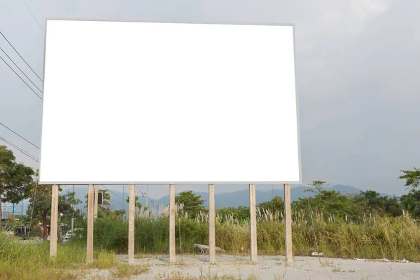 Blank Billboard Reklamy Zewnętrznej Pobliżu Drogi Tle Nieba — Zdjęcie stockowe