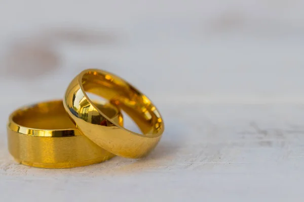 Δαχτυλίδια Χρυσά Βέρες Της Νύφης Και Του Γαμπρού Λευκό Vintage — Φωτογραφία Αρχείου