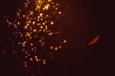 Soyut altın defocus bokeh simli vintage ışıklar siyah arkaplan