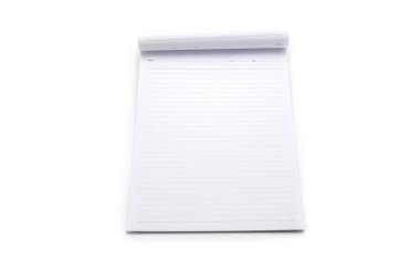 beyaz arkaplanda okul defterini aç